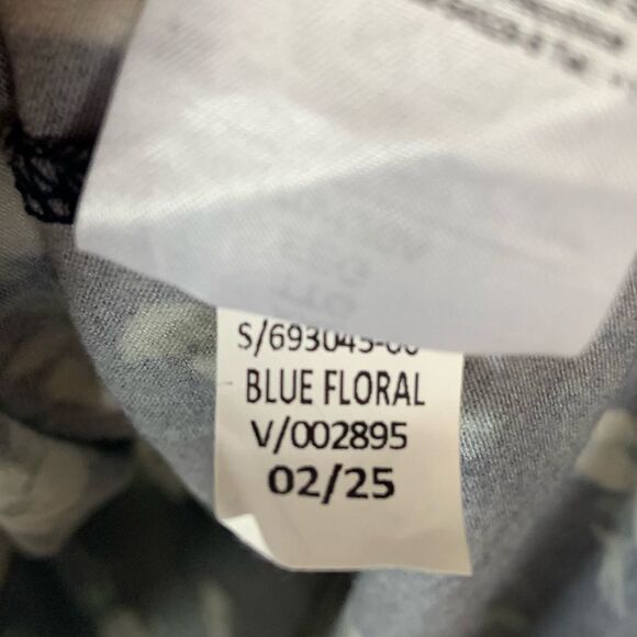 OLD NAVY Women’s Luxe Short Sleeve Crew Neck T-Shirt Blue Floral Size XXL - Picture 10 of 10